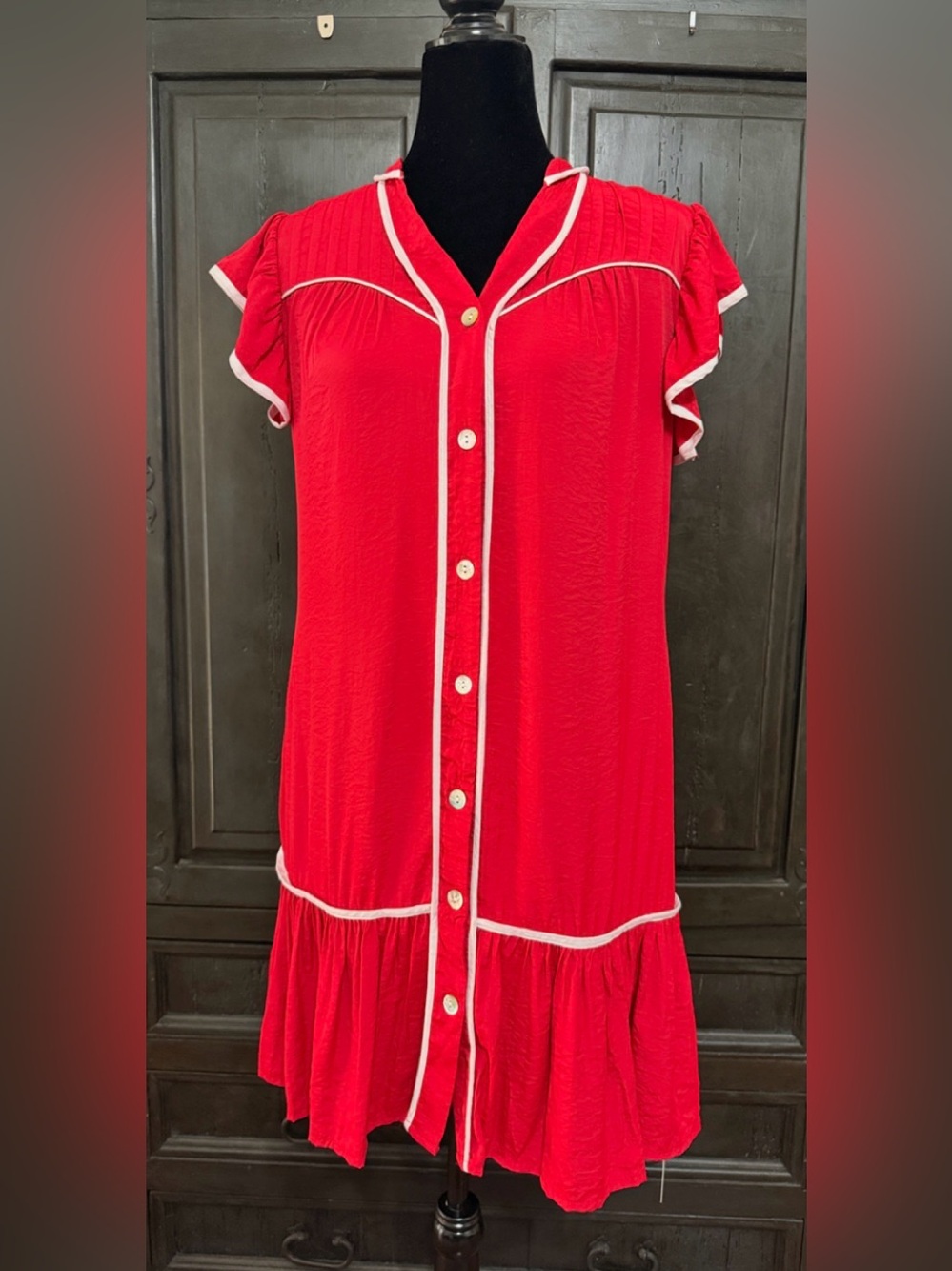 AIWufly Fashion red button-down dress w/ white piping trim & ruffled flutter - S